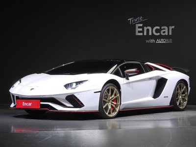 LAMBORGHINI AVENTADOR