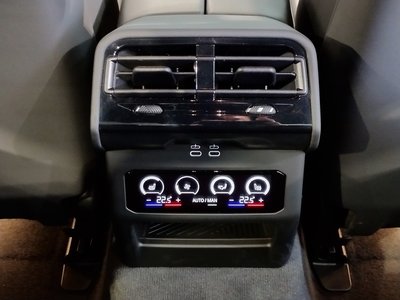 صورة مصغرة 33 لـ 2025 BMW M5