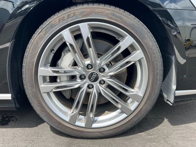 AUDI A8 - 8