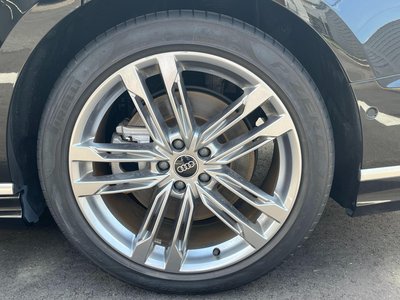 AUDI A8 - 6