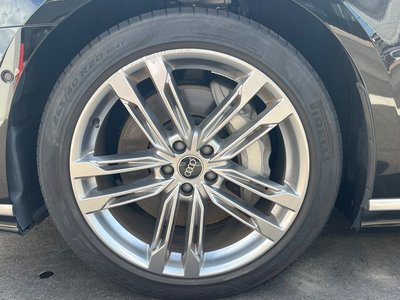 AUDI A8 - 5
