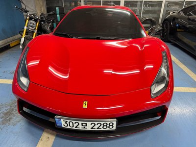 FERRARI 488 - 1
