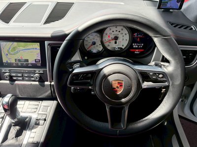 2016 Porsche MACAN 缩略图 19