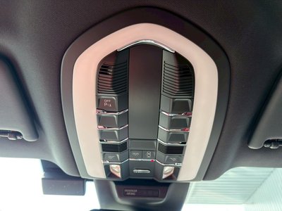 2016 Porsche MACAN 缩略图 33