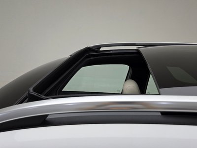 2025 Mercedes-BENZ EQB — миниатюра 12