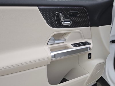 2025 Mercedes-BENZ EQB — миниатюра 15