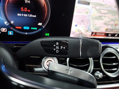 MERCEDES-BENZ E-CLASS - 9