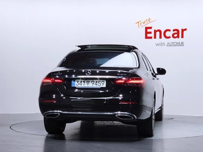 MERCEDES-BENZ E-CLASS - 4