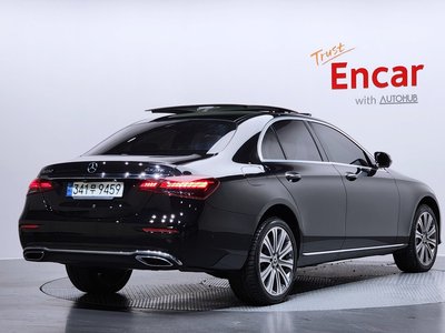 MERCEDES-BENZ E-CLASS - 3