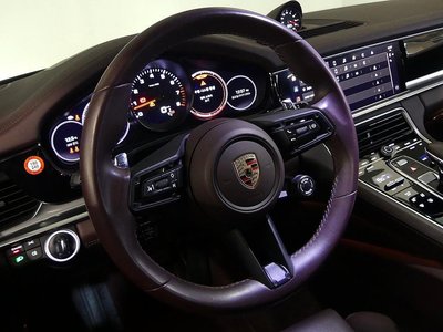 PORSCHE PANAMERA - 8