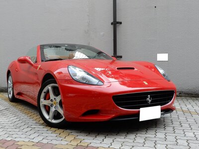 FERRARI CALIFORNIA
