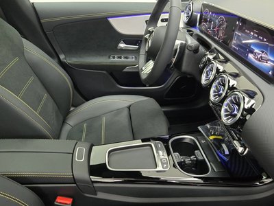 MERCEDES-BENZ CLA - 9