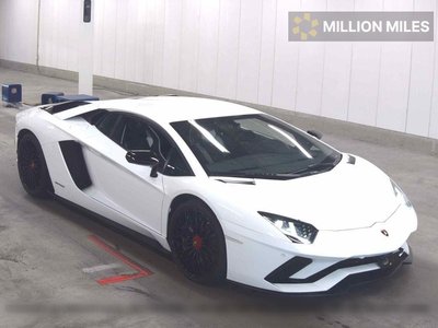 LAMBORGHINI AVENTADOR