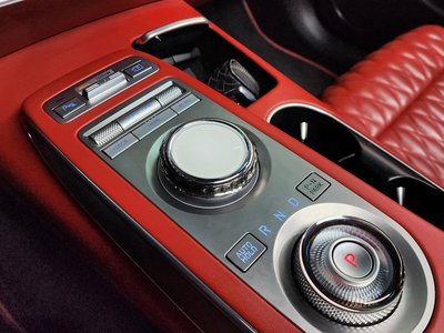 2021 Genesis GV70 — миниатюра 12