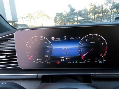 MERCEDES-BENZ GLS - 9