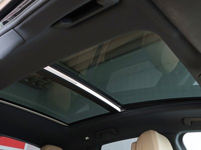 PORSCHE MACAN - 3