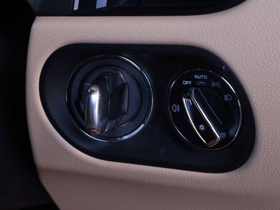 PORSCHE MACAN - 5