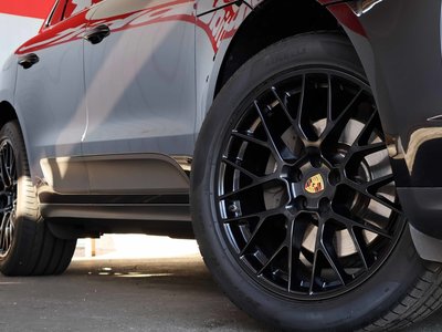 PORSCHE MACAN - 10