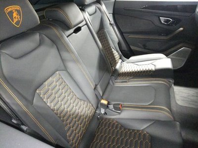 LAMBORGHINI URUS - 6