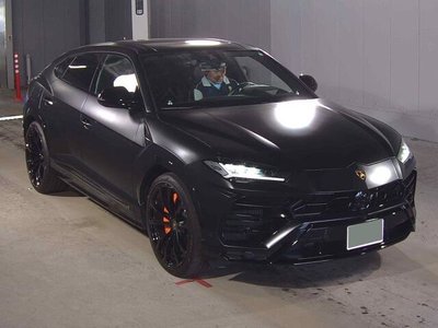 LAMBORGHINI URUS - 1