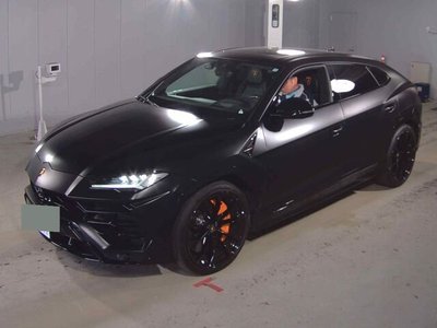 LAMBORGHINI URUS - 4