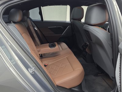 صورة مصغرة 16 لـ 2025 BMW 5 SERIES