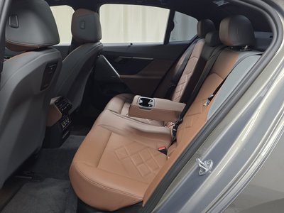 صورة مصغرة 18 لـ 2025 BMW 5 SERIES