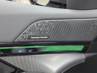 صورة مصغرة 28 لـ 2025 BMW 5 SERIES
