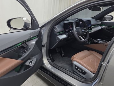 صورة مصغرة 13 لـ 2025 BMW 5 SERIES