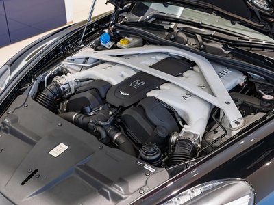 ASTON MARTIN RAPIDE - 8