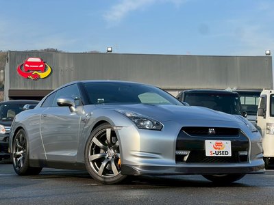 NISSAN GT-R - 1