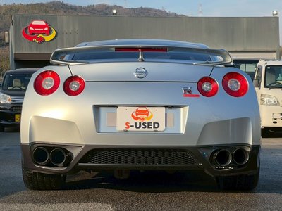 NISSAN GT-R - 10