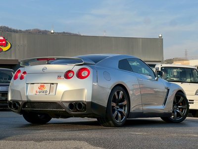 NISSAN GT-R - 9