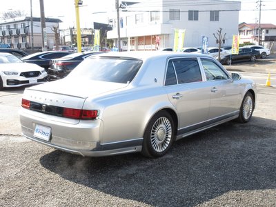 TOYOTA CENTURY - 8