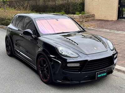 PORSCHE CAYENNE - 8