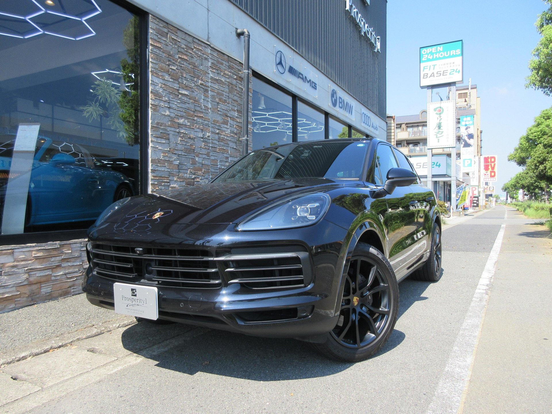 PORSCHE CAYENNE - View 1