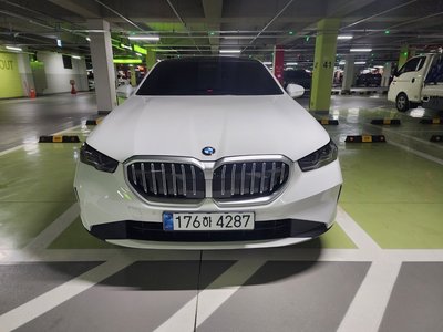 BMW 5 SERIES - 2