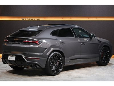 LAMBORGHINI URUS - 2
