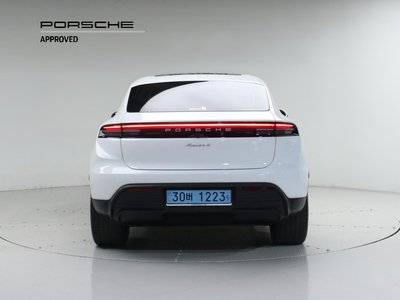 PORSCHE MACAN - 3