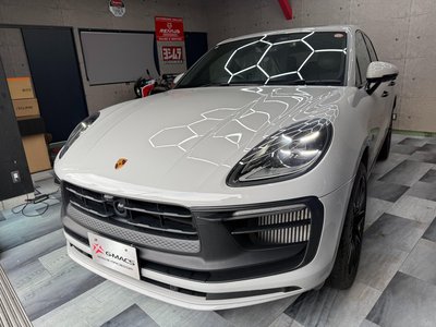 PORSCHE MACAN - 3