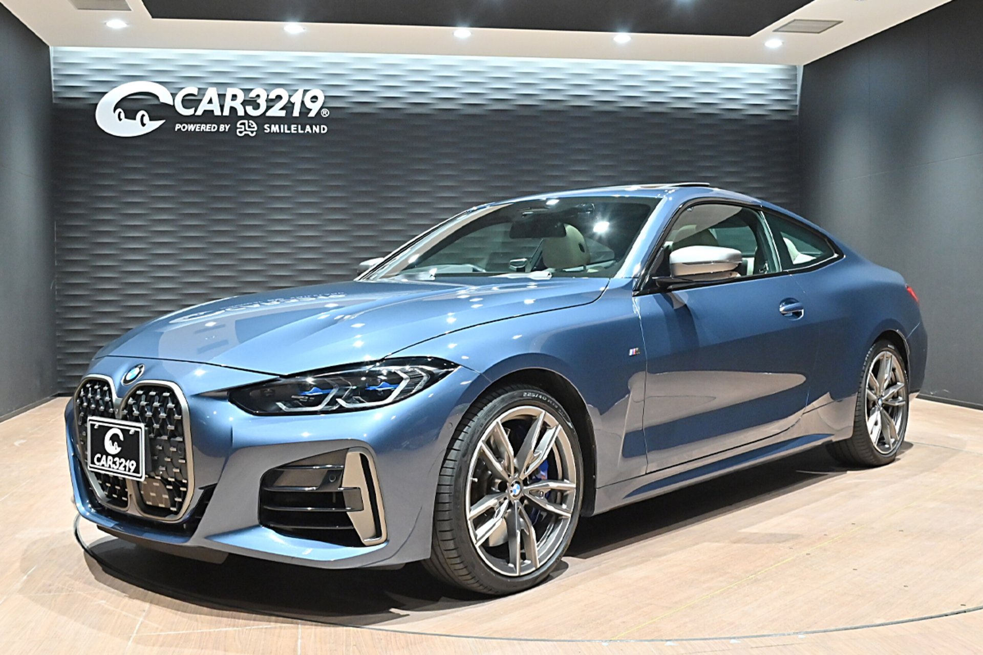 BMW 4 SERIES COUPE - View 1