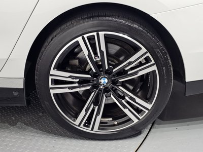 BMW 7 SERIES - 8