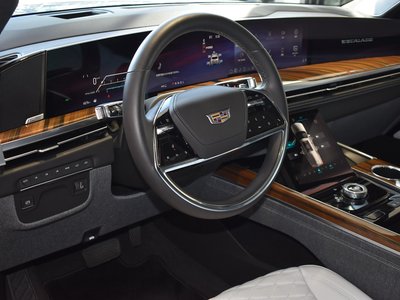 CADILLAC ESCALADE - 5