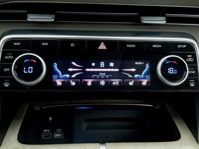 2022 Genesis GV80 — миниатюра 16