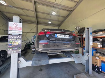 MERCEDES-BENZ E-CLASS - 3