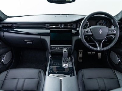 صورة 3 لـ 2021 Maserati QUATTROPORTE