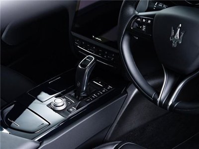 صورة 8 لـ 2021 Maserati QUATTROPORTE