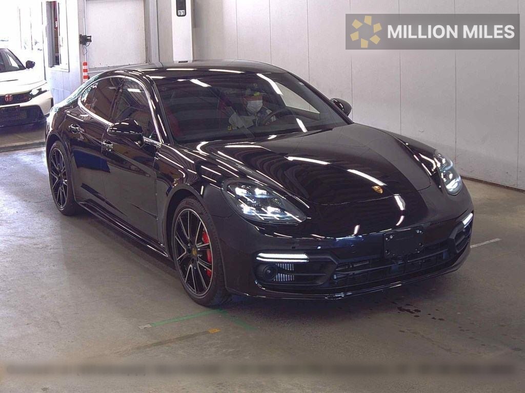 PORSCHE PANAMERA - View 1