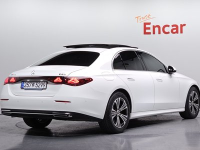 MERCEDES-BENZ E-CLASS - 3