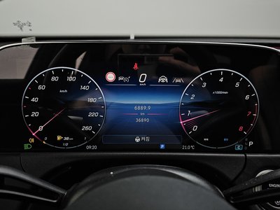 MERCEDES-BENZ E-CLASS - 8